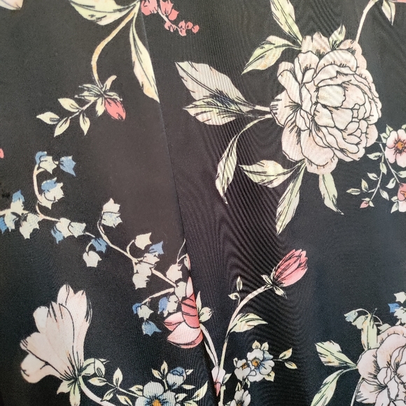 H&M silky floral bomber jacket - Picture 9 of 9